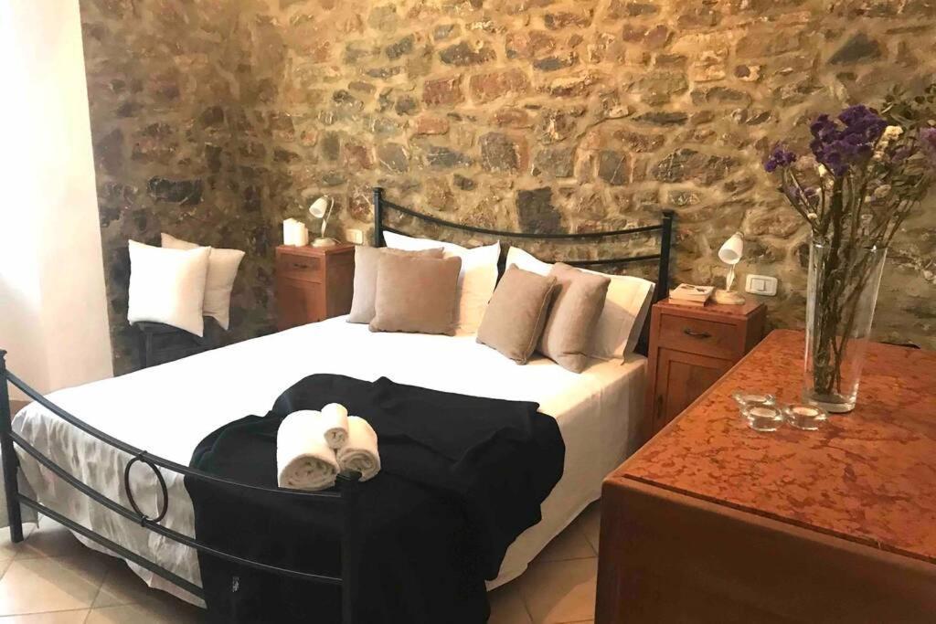Villetta Indipendente Con Giardino Campiglia dʼOrcia Dış mekan fotoğraf
