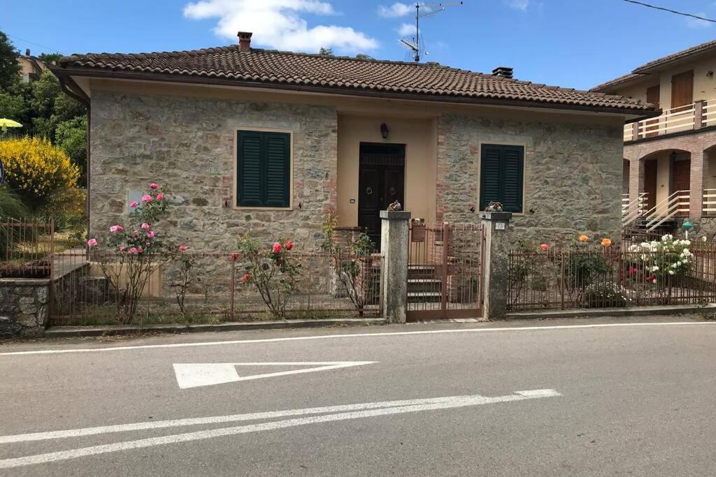 Villetta Indipendente Con Giardino Campiglia dʼOrcia Dış mekan fotoğraf